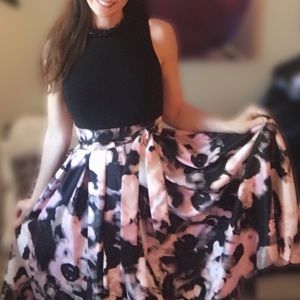 🌸SL Fashions New York Size 2 Full floral dress🌸